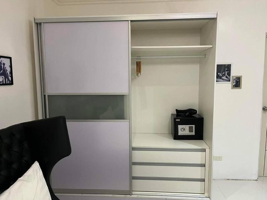 Kandi Big 1 Bedroom King Bed, Free Housekeeping, Wi-Fi 앙헬레스 외부 사진