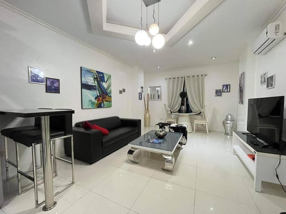 Kandi Big 1 Bedroom King Bed, Free Housekeeping, Wi-Fi 앙헬레스 외부 사진